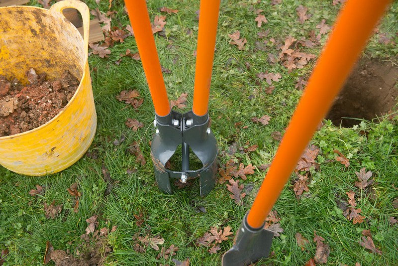 Bedigging post holes