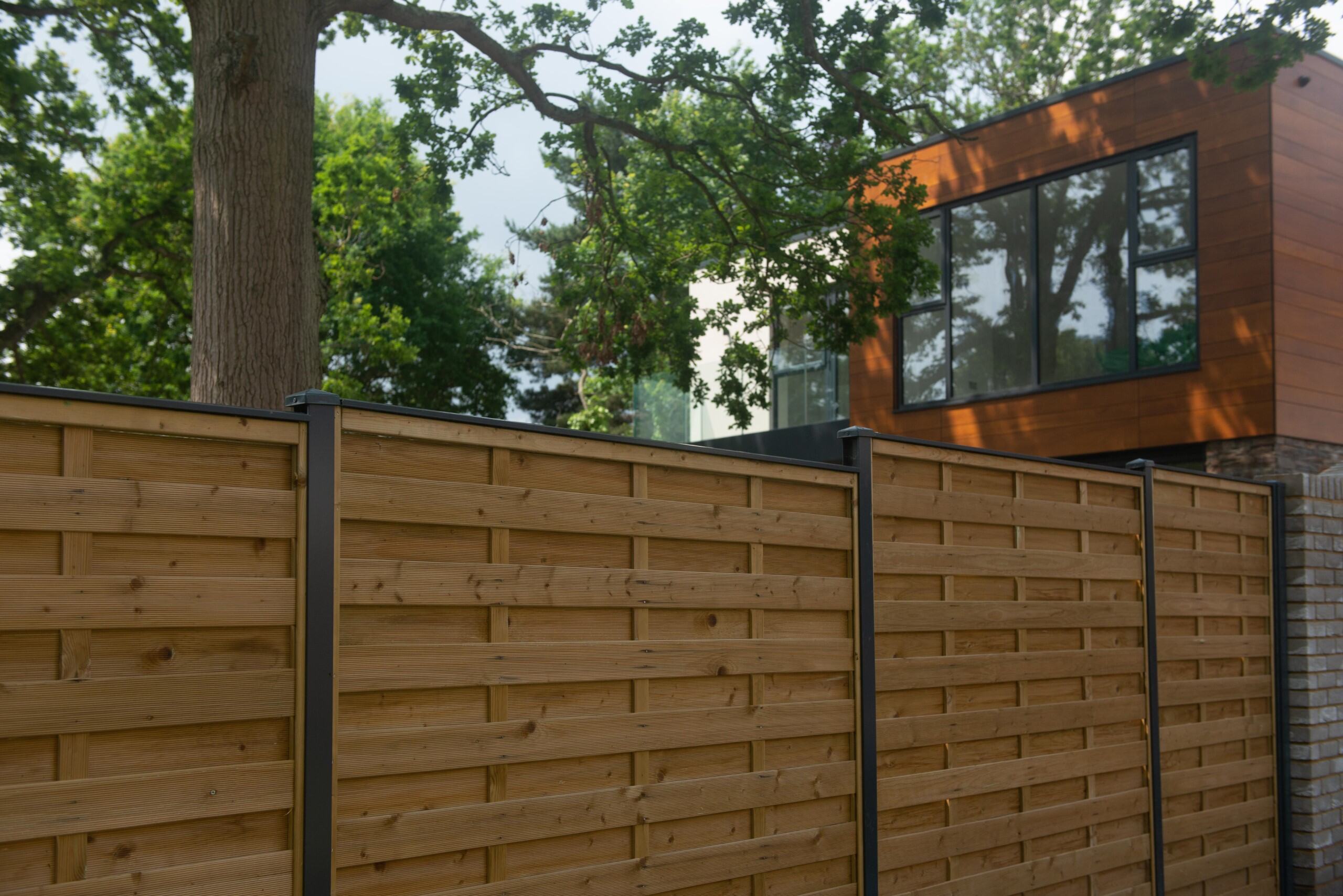 Horizontal Composite Fencing – Birkdale, image size:2560x1708